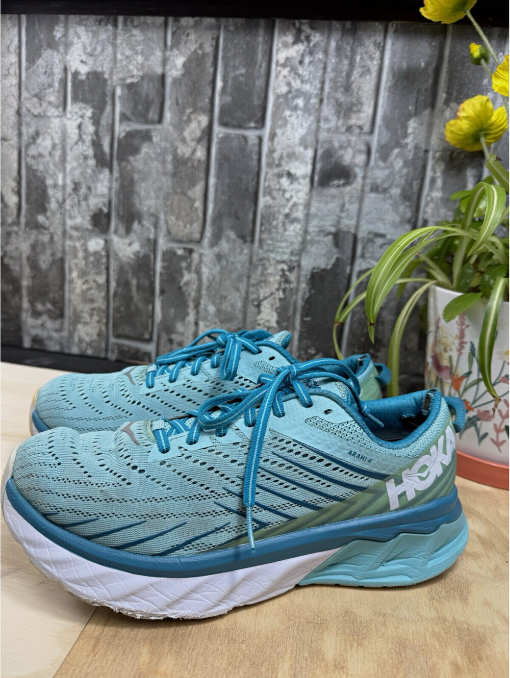 Hoka One One Arahi 4 Men's Blue Low Top Lace-Up Running Athletic Sneaker